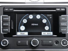 Volkswagen Passat 1.4TSi NAVI VÝHŘEV PDC - 30
