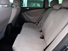 Volkswagen Passat 2.0TDi DSG - 17