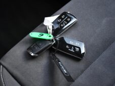 Volkswagen Multivan 2.0TDi DSG N.TOP ČR 1M - 35