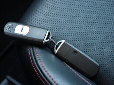 Mazda 3 2.0SKYACTIV-G165 HUD BOSE - 40