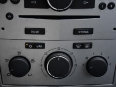 Opel Zafira 1.8i VYHŘ. SEDAČKY TAŽNÉ 7MÍST - 25