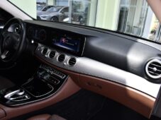 Mercedes-Benz Třídy E 220d 4MATIC K360 VIRTUAL ČR - 15