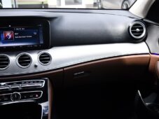 Mercedes-Benz Třídy E 220d 4MATIC K360 VIRTUAL ČR - 7
