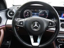 Mercedes-Benz Třídy E 220d 4MATIC K360 VIRTUAL ČR - 20