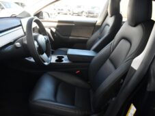 Tesla Model Y LONG RANGE DUAL MOTOR - 9