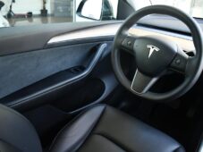 Tesla Model Y LONG RANGE DUAL MOTOR - 21