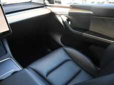 Tesla Model Y LONG RANGE DUAL MOTOR - 23