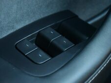 Tesla Model Y LONG RANGE DUAL MOTOR - 41
