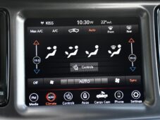 Dodge Challenger 5.7 V8 HEMI - 27