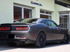 Dodge Challenger 5.7 V8 HEMI - 4