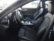 Alfa Romeo Giulia 2,0 VELOCE 16V 206kW AT8-Q4 - 9