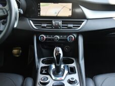 Alfa Romeo Giulia 2,0 VELOCE 16V 206kW AT8-Q4 - 22