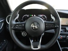 Alfa Romeo Giulia 2,0 VELOCE 16V 206kW AT8-Q4 - 27