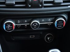 Alfa Romeo Giulia 2,0 VELOCE 16V 206kW AT8-Q4 - 32