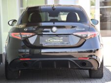 Alfa Romeo Giulia 2,0 VELOCE 16V 206kW AT8-Q4 - 3