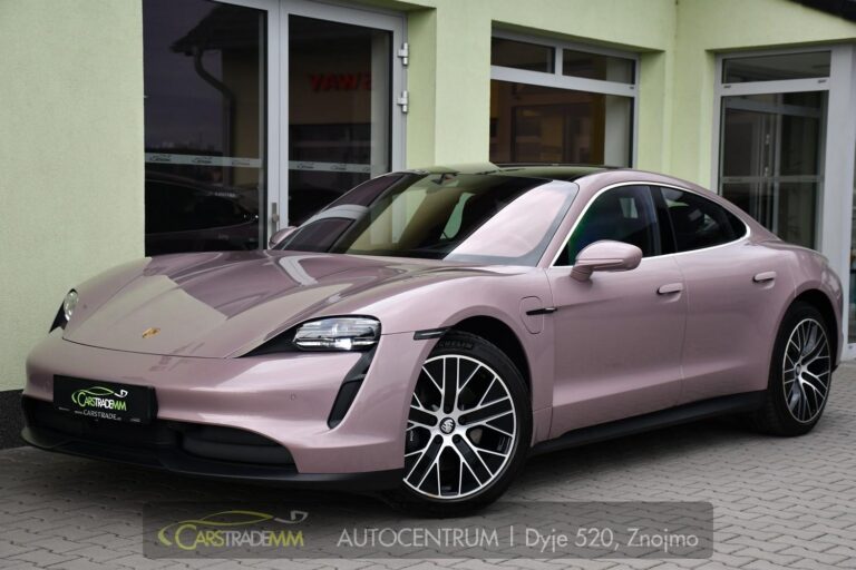 Porsche Taycan PERFORMANCE PLUS - 1