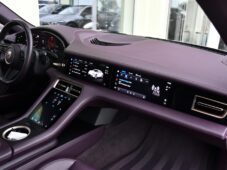 Porsche Taycan PERFORMANCE PLUS - 17