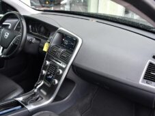 Volvo XC60 D4 A/T ČR 2XALU PO ROZVODECH - 17