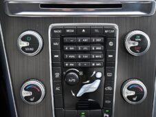 Volvo XC60 D4 A/T ČR 2XALU PO ROZVODECH - 23
