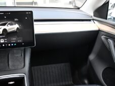 Tesla Model Y LONG RANGE DUAL MOTOR AWD - 7