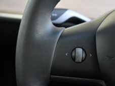 Tesla Model Y LONG RANGE DUAL MOTOR AWD - 21
