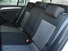 Volkswagen Golf 1.6TDi AUT. AC P.SENZORY TAŽNÉ - 20