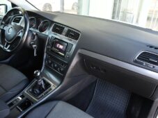 Volkswagen Golf 1.6TDi AUT. AC P.SENZORY TAŽNÉ - 17