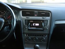 Volkswagen Golf 1.6TDi AUT. AC P.SENZORY TAŽNÉ - 8