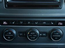 Volkswagen Golf 1.6TDi AUT. AC P.SENZORY TAŽNÉ - 25
