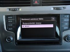 Volkswagen Golf 1.6TDi AUT. AC P.SENZORY TAŽNÉ - 27