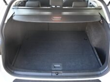Volkswagen Golf 1.6TDi AUT. AC P.SENZORY TAŽNÉ - 31