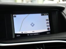 Mercedes-Benz GLA INFINITI QX30 220 CDI 4MATIC - 30