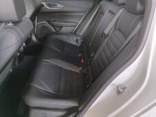 Alfa Romeo Giulia 2,0T 16V 206kW AT8-Q4 VELOCE - 6