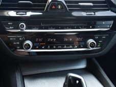BMW Řada 5 530D M-SPORT 2xKOLA - 33
