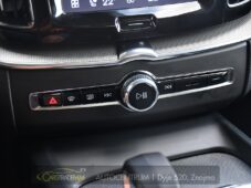 Volvo XC60 2.0T8 R-Desing RECHARGE - 33
