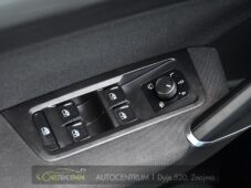 Volkswagen Touran 2.0TDi DSG TAŽNÉ 2xKOLA - 26