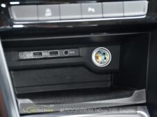Volkswagen Touran 2.0TDi DSG TAŽNÉ 2xKOLA - 33