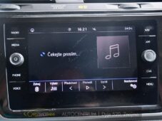 Volkswagen Touran 2.0TDi DSG TAŽNÉ 2xKOLA - 37