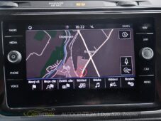 Volkswagen Touran 2.0TDi DSG TAŽNÉ 2xKOLA - 39