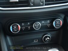 Alfa Romeo Stelvio 2,2 JTDm Q4 154kW TAŽNÉ - 32
