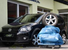 Volkswagen Touran 2.0TDi CROSS NAVI VÝHŘEV - 1