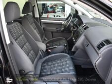 Volkswagen Touran 2.0TDi CROSS NAVI VÝHŘEV - 16