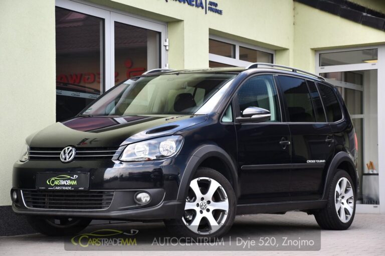 Volkswagen Touran 2.0TDi CROSS NAVI VÝHŘEV - 1