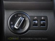 Volkswagen Touran 2.0TDi CROSS NAVI VÝHŘEV - 26