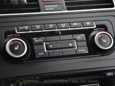 Volkswagen Touran 2.0TDi CROSS NAVI VÝHŘEV - 31