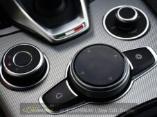 Alfa Romeo Stelvio 2.2D 154kW VELOCE Q4 H&K PANOR - 33
