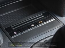 Volkswagen Touran 2.0TDi CROSS NAVI VÝHŘEV - 33
