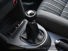Volkswagen Touran 2.0TDi CROSS NAVI VÝHŘEV - 34