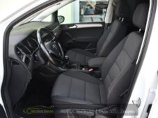 Volkswagen Touran 1.6TDi DSG - 9