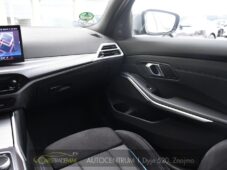 BMW Řada 3 320D xDrive M-SPORT ČR 1.M - 22